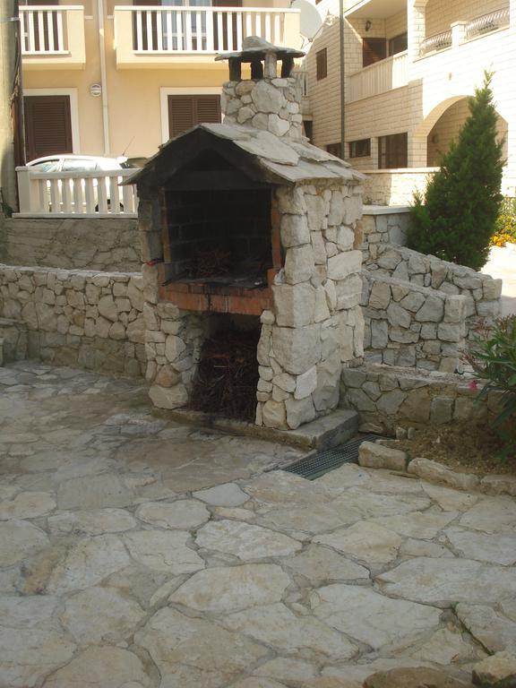 Apartmani Neno Lokva Rogoznica Esterno foto